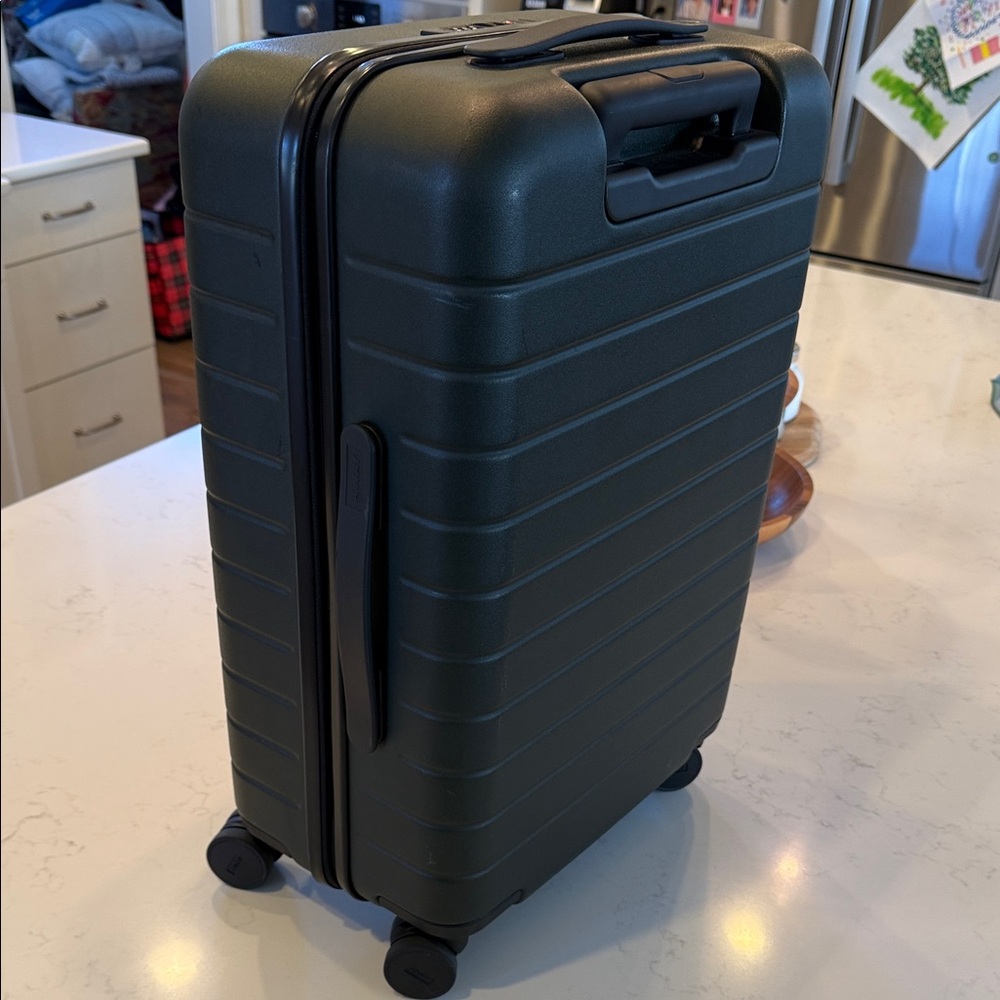 Away Luggage - the Bigger Carry-on Flex